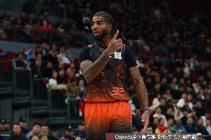 媒体人：辽宁男篮接近签约山东男篮外援马奎斯·克里斯