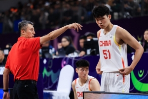 训练师：杨瀚森不是传统中锋 国家队对他的用法与在NBA不同