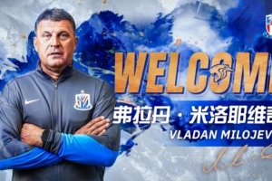 足球报：申花两连胜触底反弹，新帅接手前中方教练组交出色答卷