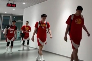 中国男篮今晚将和新西兰男篮展开一场热身赛 球员已抵达比赛场馆