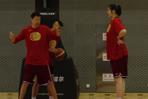 国际篮联女篮世界杯官方纪录片《肩负世界》之张子宇的故事