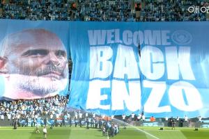 欢迎回家！主场球迷打出大型TIFO，欢迎马雷斯卡重回曼城执教