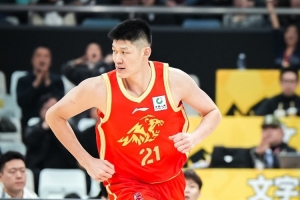 媒体人：某国企球队曾为胡金秋开7500万转会费 球员也愿加盟该队