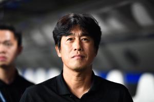 川媒：徐正源重返成都，为数不少的成都球迷前去接机