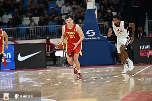 中国青年报：中国男篮拿下关键一战 杨瀚森的球权明显提升