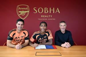 官方：阿森纳17岁小将萨尔蒙签下首份职业合同，正式成为职业球员