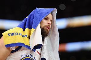 勇记：勇士没和库里讨价还价 他们提供了多种续约选择任库里挑选