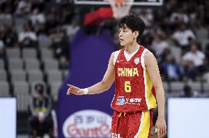 表现不佳！杨舒予9投2中&三分2中0 得到4分4板3助