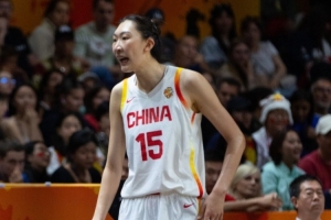 杨毅：韩旭是出色的终结点 但不像08年的姚明是进攻发起点