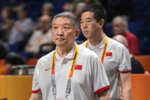 媒体人：宫鲁鸣是本场MVP 这场比赛“改弦更张”直接帮助女篮取胜