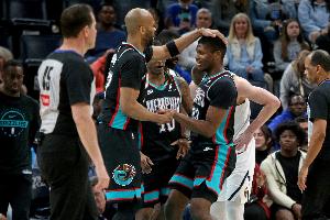 薪资专家：鹈鹕可同时裁掉约翰逊&吉布森 且仍能处于奢侈税线以下