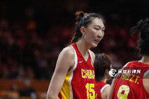 媒体人：感谢女篮姑娘们完成了本届大赛既定目标 接下来享受比赛