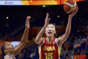 中国女篮胜波多黎各！媒体人赞美韩旭：韩旭你真当文班亚马啊？