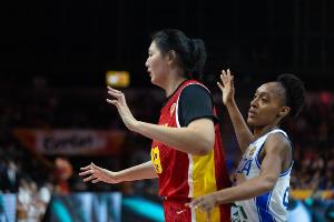 高度压制！张子宇替补9分钟6中5高效贡献13分 罚球4中3