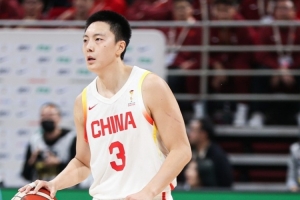 胡明轩：球队今天发挥不错 小组赛最后一场还是要保持我们的特点