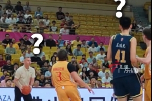 五大囧！陈家政突分直接传给了场外的主教练 后者随即三分出手