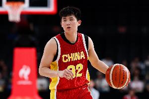 又帅又能打！李悦洲小组赛场均12.7分3.7板3助 命中率高达60.9%