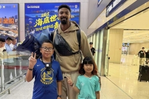 继续合作！记者：青岛男篮的两大外援米奇和韦瑟斯庞都已回到青岛