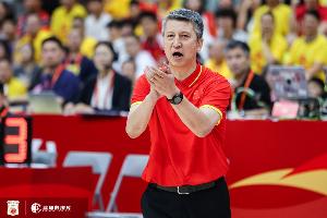 郭士强：培养年轻球员 是中国男篮非常重要的责任 争取奥运资格