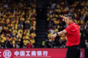 媒体人：别说学美国&欧洲了 中国男篮学学日本这战术配合和基本功