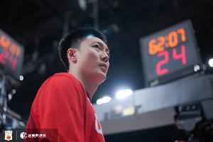 胡明轩：隔一天就要比赛了 大家要充分休息保持备战状态