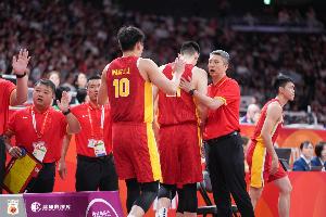 媒体人：三分很准但没身体的球员进不了我们体系 身高不够也不行