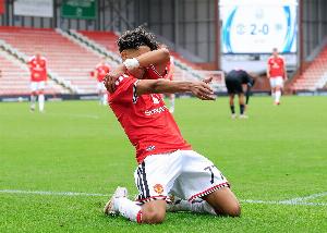 去意已决？曼晚：曼联预计15岁JJ不会留队，4年前就知道巴萨兴趣
