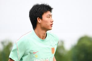 破上古纪录？若17岁赵松源今晚登场，将成为有记录以来最年轻国脚