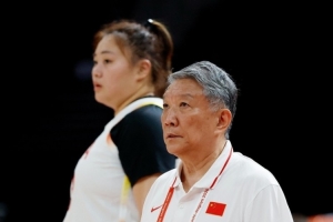 全是长篮板！韩国女篮首节三分球14中1 前场板7-5多于后场板