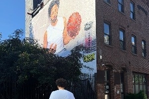 坎宁安晒照庆祝25岁生日：很开心又过了一个生日 感谢所有人的爱