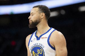 ESPN库里续约勇士评级为B级：降薪幅度大些更好 健康成唯一隐忧