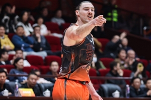 媒体人：效力过多支CBA/NBL球队的贝利·斯蒂尔 加盟NBL苏科雄狮