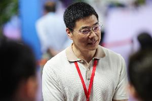 杨毅：总局为杜绝山头文化不再任用退役名宿  改为用党政干部为主