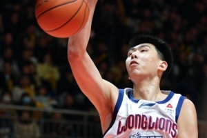 广州男篮官宣徐昕回到球队 媒体人：有球队邀约 受签证问题影响