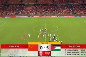 国足0-5惨败！央视解说：热身是为了更好的战斗 不是在战斗中热身
