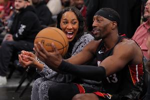 爆砍36分！阿德巴约称赞女友阿贾：她是MVP 且仍在迈向新高度