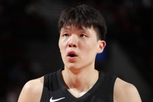 记者：杨瀚森在这个赛季具备足够的竞争力 他绝对值得期待