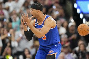 好基友！哈特：布伦森得替我付晚饭钱了 因为我忘带钱包了