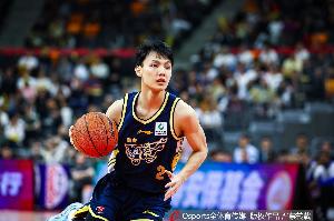 还要找手感！徐杰半场3中0未得分 拿到1篮板4助攻1抢断
