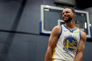 库里：22年夺冠后勇士有机会继续补强 有些运作成功有些失败
