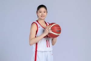 陈楠：孙晗昀和李沅珊都是优秀运动员 希望她们一步一步走得更远