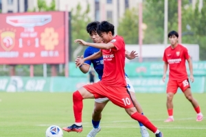 中乙第二十六轮，上海海港富盛经开队主场2-1深圳二零二八队