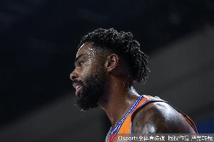 三分5中0！拉塞尔半场8投仅1中拿6分3助 罚球4中4