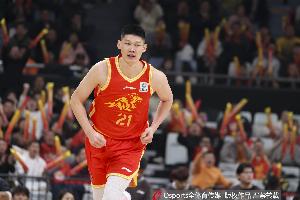双核有点拉！胡金秋半场13中3得8分8板 孙铭徽6中1得4分1板5助1断