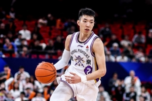 媒体人：北控经历这个夏天这么大的变动还能开门红 总归是件好事