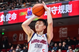 媒体人：有点出人意料 广州龙狮男篮在第二节依旧完全压制对手