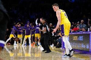奥康纳：克内克特大学时就属大器晚成 他在NBA或也能迎迟到的爆发