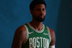 怀特：乔治已在NBA取得巨大成就却仍虚心学习 我告诉他做自己就好