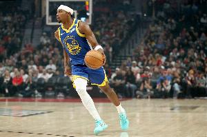 冲击力十足！布兰登·威廉姆斯首节4中2&3罚3中 4分半钟砍下8分